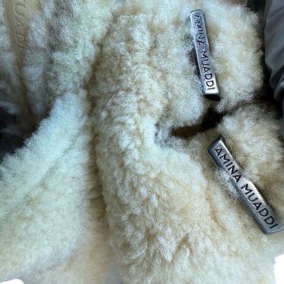 Amina Muaddi Millie Mellow Yellow Shearling Sandals size 39
Very good condition - Picture 7 of 12